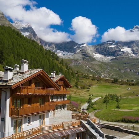 3 Chalets Aparthotel Breuil-Cervinia Exterior photo