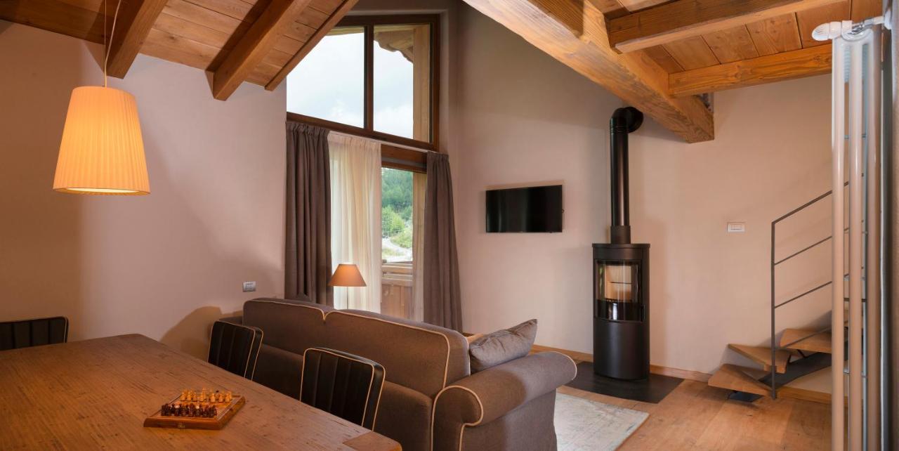 3 Chalets Aparthotel Breuil-Cervinia Exterior photo